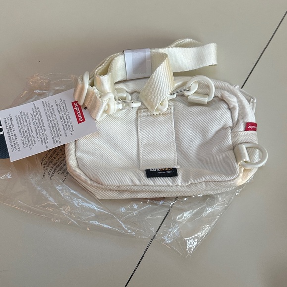 🔥 🆕 NWT SUPREME White Mini Shoulder Bag